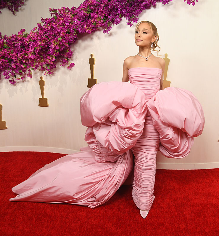 Ariana Grande Wore Giambattista Valli Haute Couture To The 2024 Oscars ...